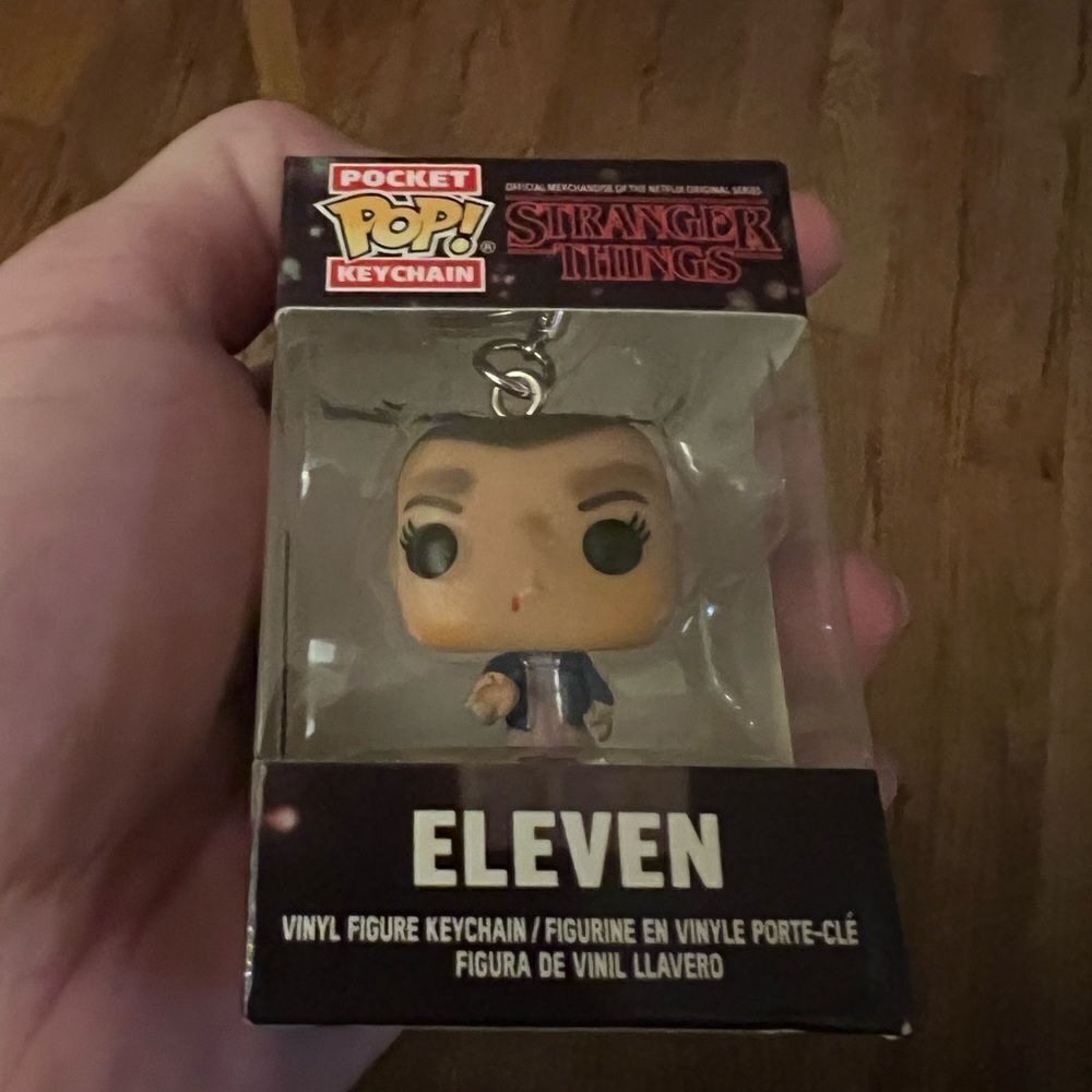 Funko Pop Keychain Stranger Things ELEVEN - Picture 6 of 8